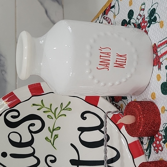 Cookie and milk bottle for Santa - Picture 6 of 7